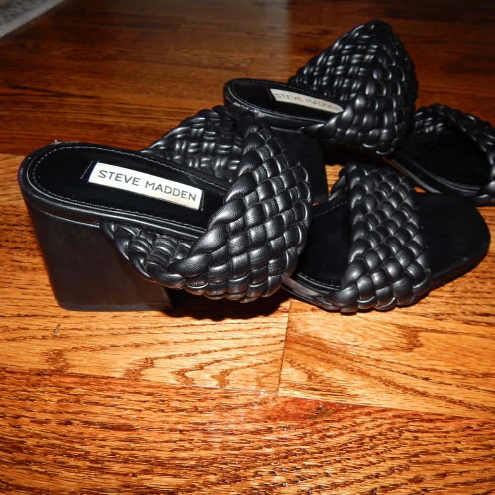 Steve Madden Chunky Heel Sandal
